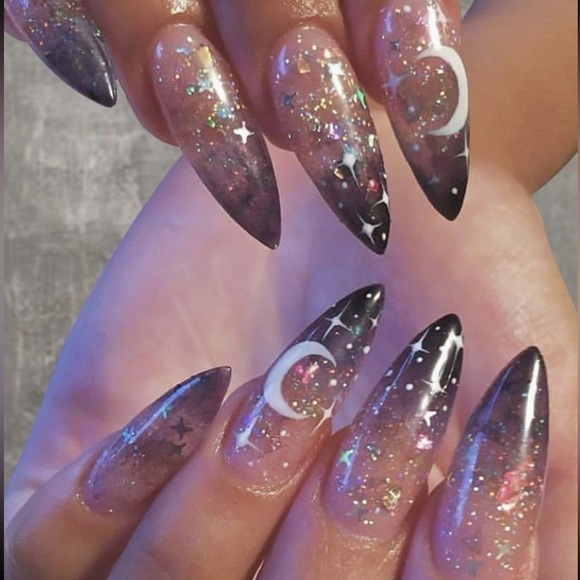 Black ombré stiletto nails - Picture 2 of 2